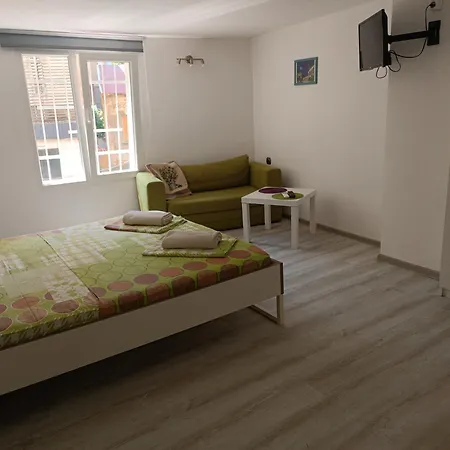 Wendy House - - 3brdr - Private Courtyard - 5 Min To Vitosha Blvd *