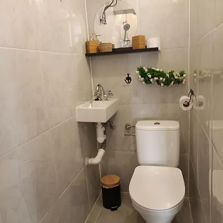 Wendy House - - 3brdr - Private Courtyard - 5 Min To Vitosha Blvd