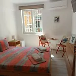 Semesterbostad Wendy House - - 3brdr - Private Courtyard - 5 Min To Vitosha Blvd