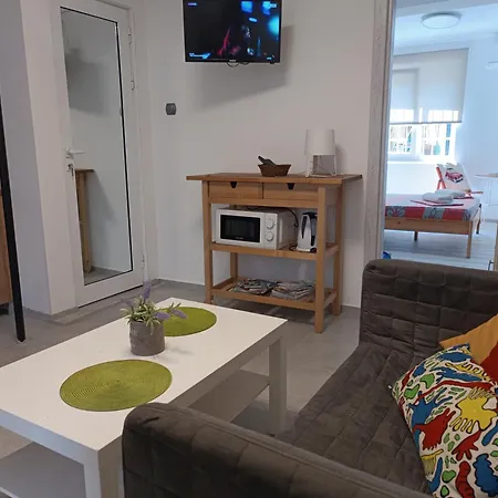 Vakantiehuis Wendy House - - 3brdr - Private Courtyard - 5 Min To Vitosha Blvd Sofia