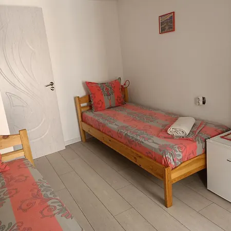Nyaraló Wendy House - - 3brdr - Private Courtyard - 5 Min To Vitosha Blvd Szófia