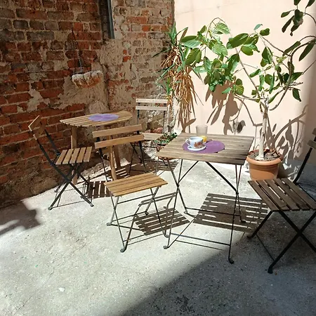 Wendy House - - 3brdr - Private Courtyard - 5 Min To Vitosha Blvd Holiday home Sofia