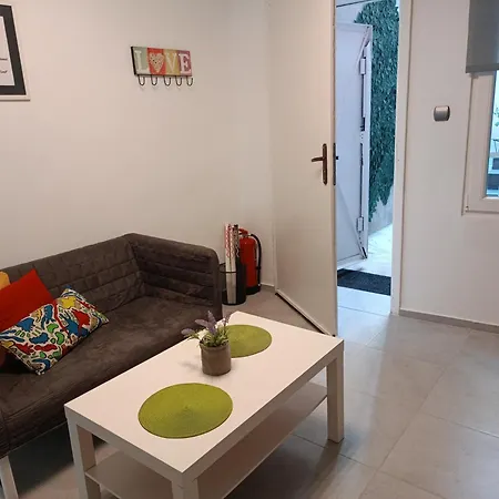 Wendy House - - 3brdr - Private Courtyard - 5 Min To Vitosha Blvd Sofia