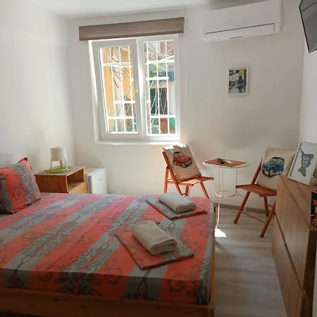 Nyaraló Wendy House - - 3brdr - Private Courtyard - 5 Min To Vitosha Blvd