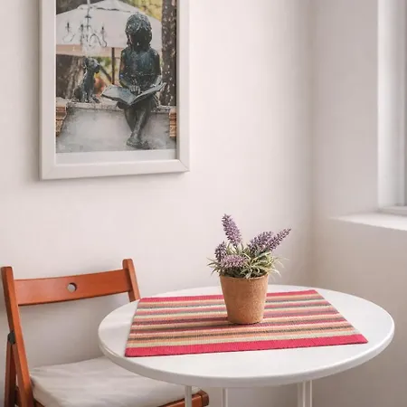 Wendy House - - 3brdr - Private Courtyard - 5 Min To Vitosha Blvd Szófia