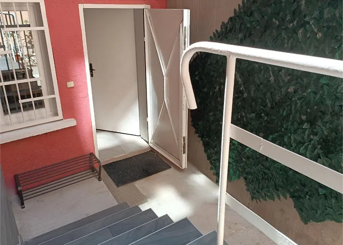 Feriehus Wendy House - - 3brdr - Private Courtyard - 5 Min To Vitosha Blvd *