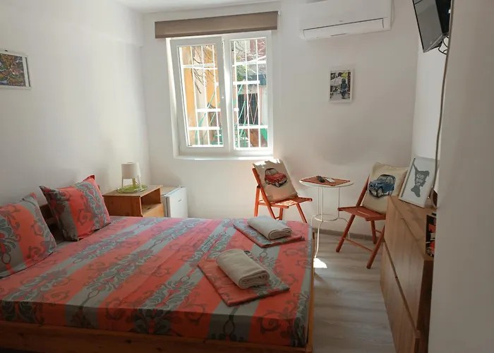 Feriehus Wendy House - - 3brdr - Private Courtyard - 5 Min To Vitosha Blvd