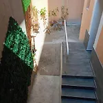 Wendy House - - 3brdr - Private Courtyard - 5 Min To Vitosha Blvd Tatil Evi Sofya